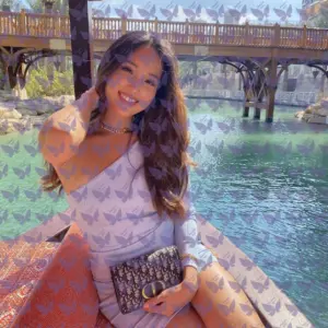 Имя: Зефира, Возраст: 23, Грудь: 2