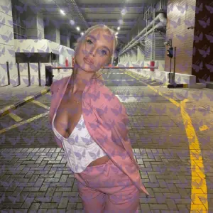 Имя: Зия, Возраст: 20, Грудь: 2