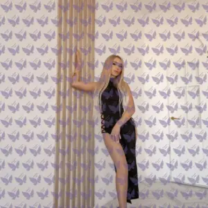 Имя: Злата, Возраст: 25, Грудь: 2