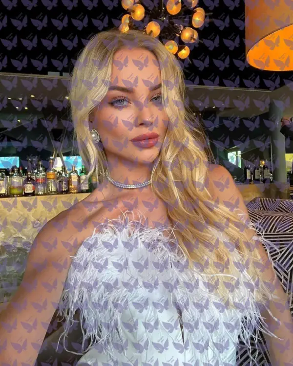 Имя: Зоэль, Возраст: 22, Грудь: 2