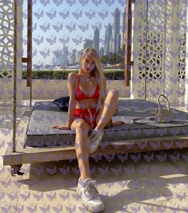 Имя: Зора, Возраст: 21, Грудь: 2